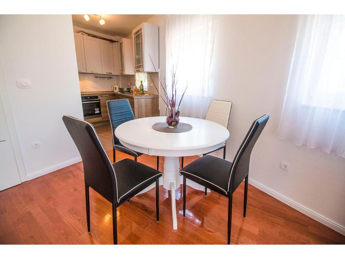 Olive Tree Apartman Podstrana Kültér fotó